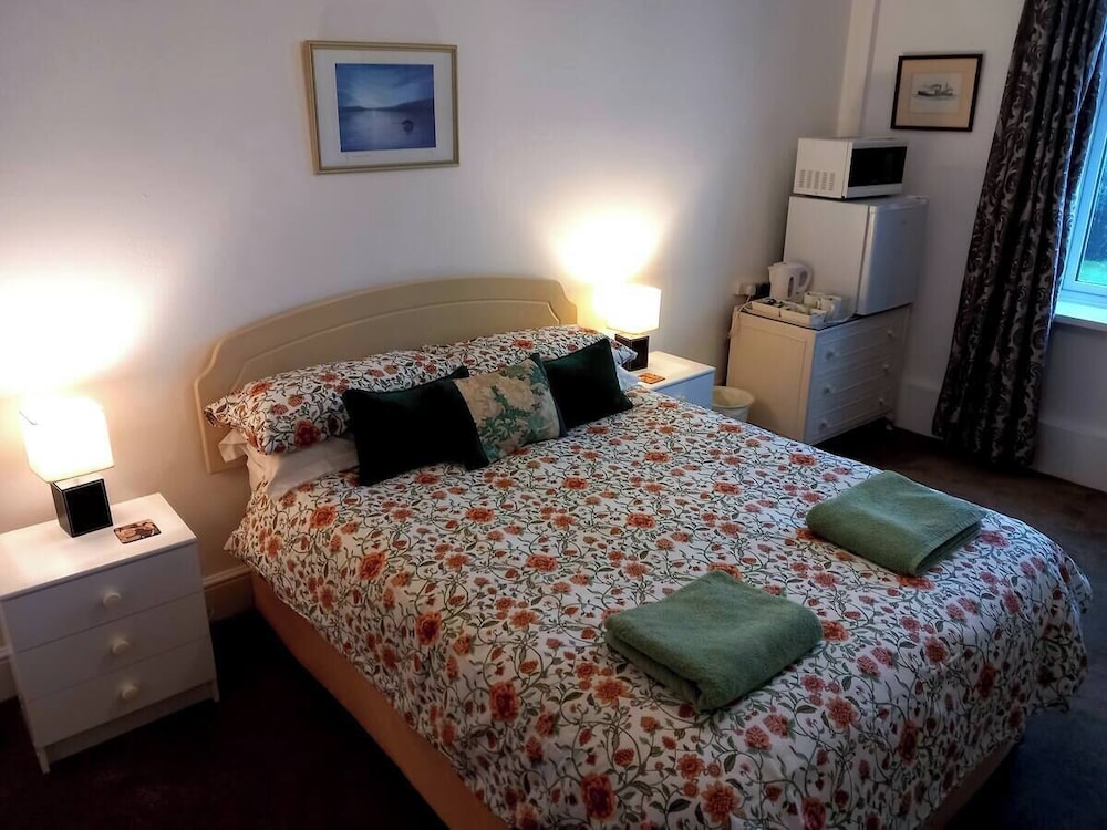 Regis Lodge Guesthouse