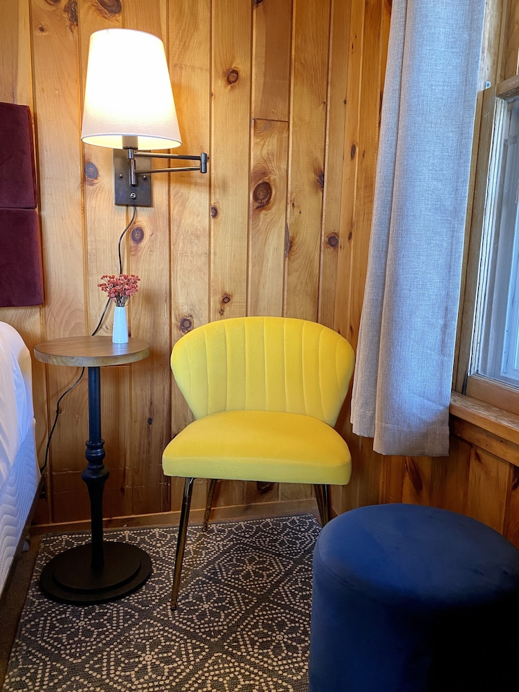 Cascade Lodge