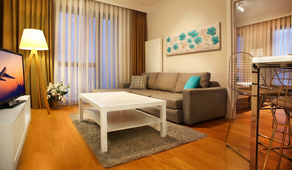 G Suites Airport