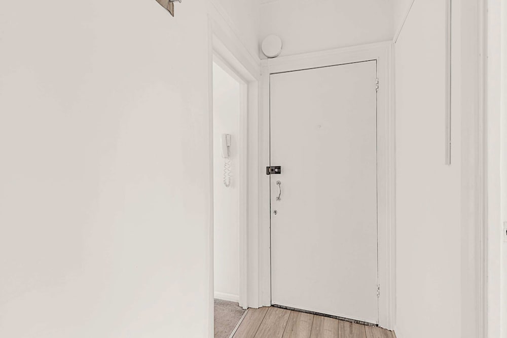 Bright and Newly Furnished Acton Apartment