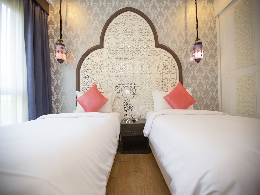 The Grand Morocc Hotel