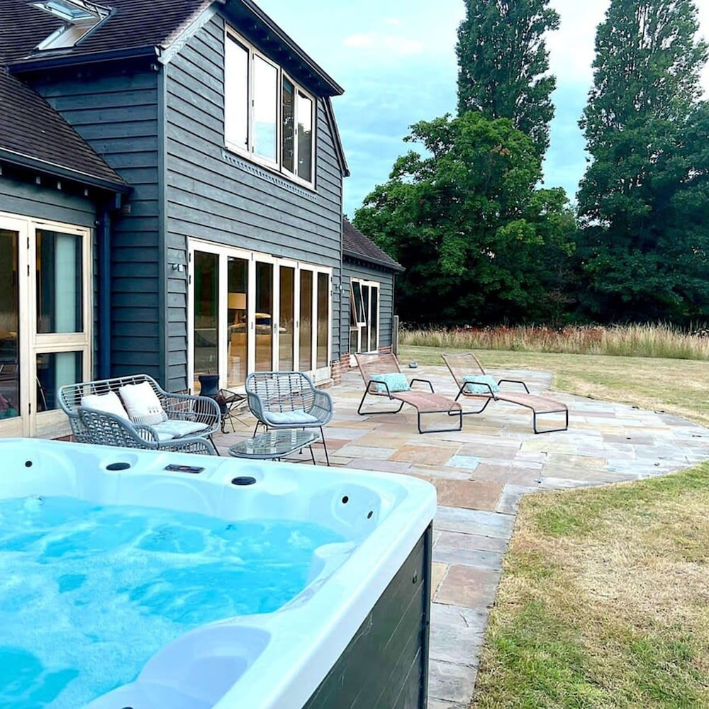 Secluded Barn Style Home With hot tub - Sleeps 12 view 3