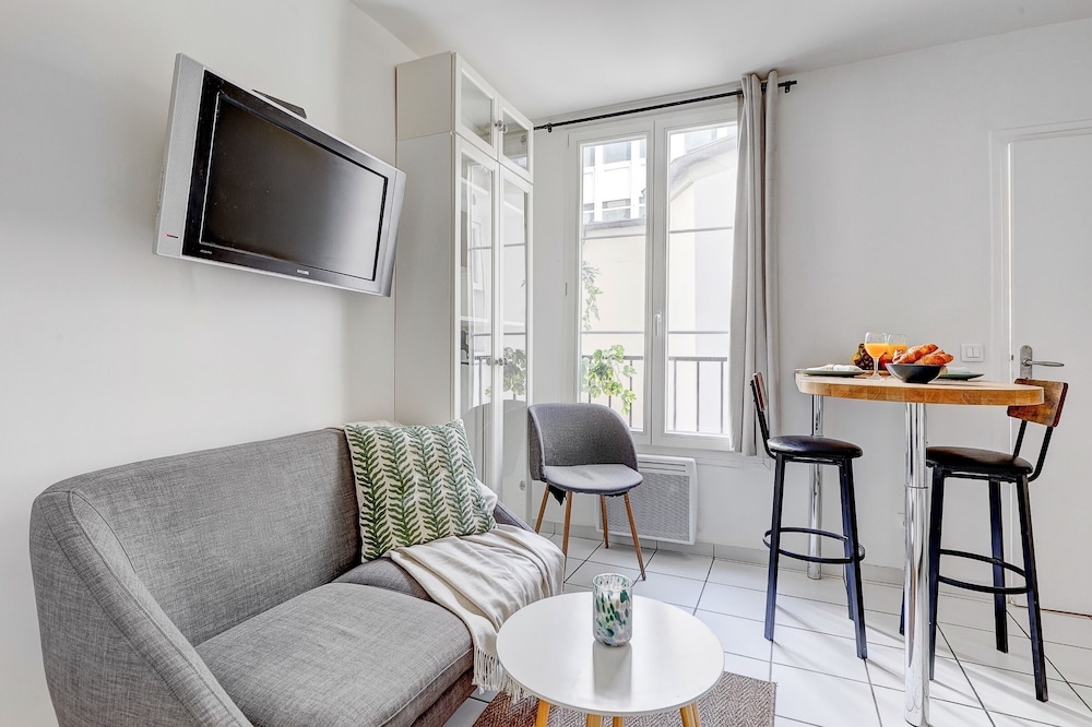 Cozy Studio by the Eiffel Tower - For 2