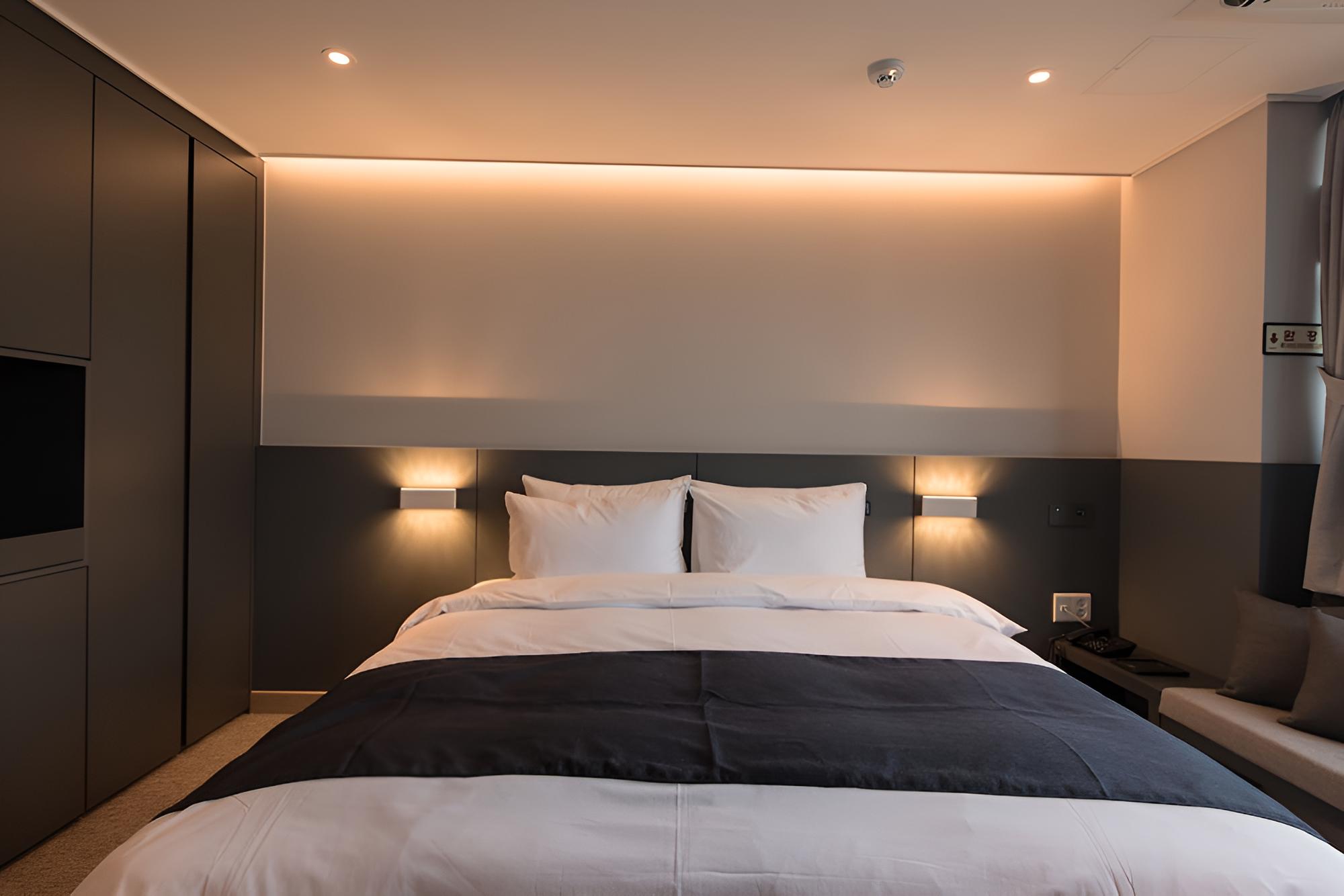 R&B Business Hotel