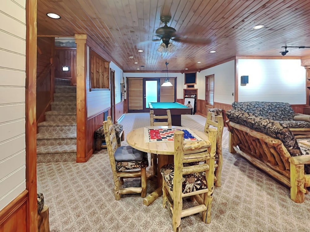 Tranquil Cove by Jackson Mountain Rentals