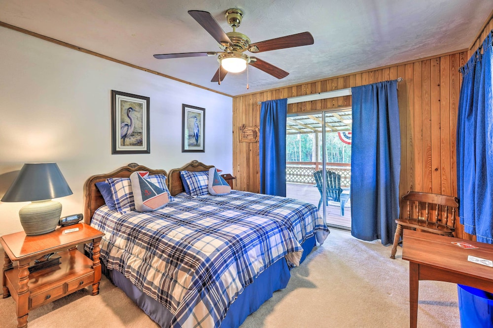 Charming Abode w/ Dock on the Suwannee River
