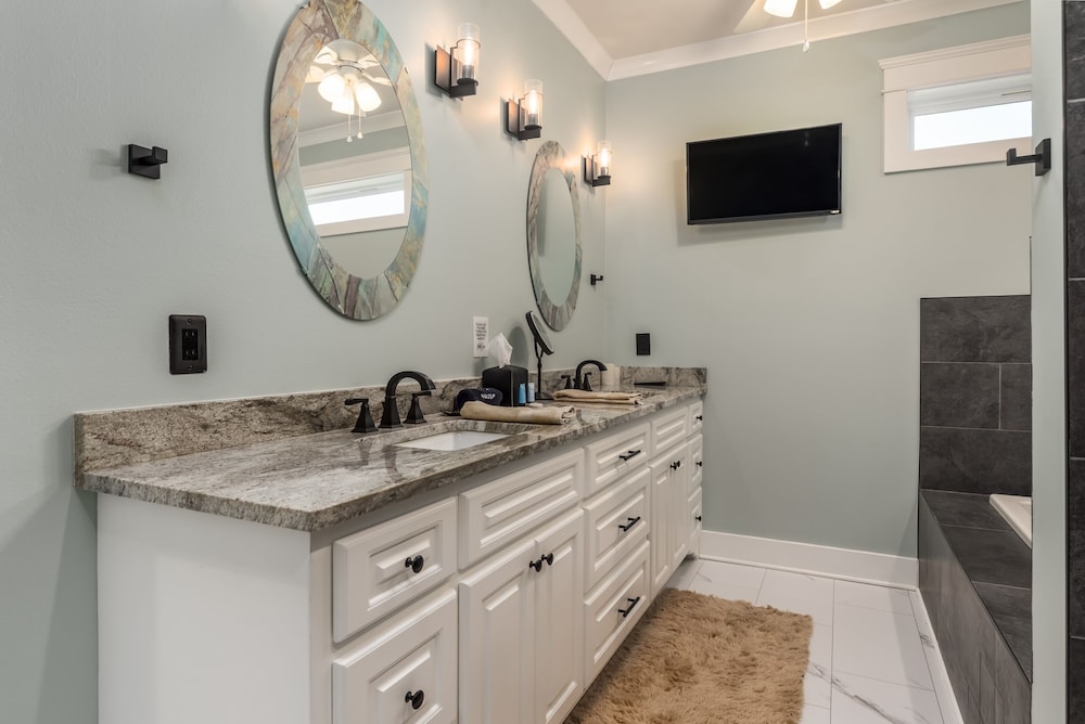 Bay Breeze - 2420 Bienville 4 Bedroom Home