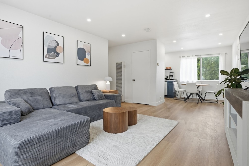 Modern 2br Unit W/ Covered Parking In Santa Clara 2 Bedroom Apts