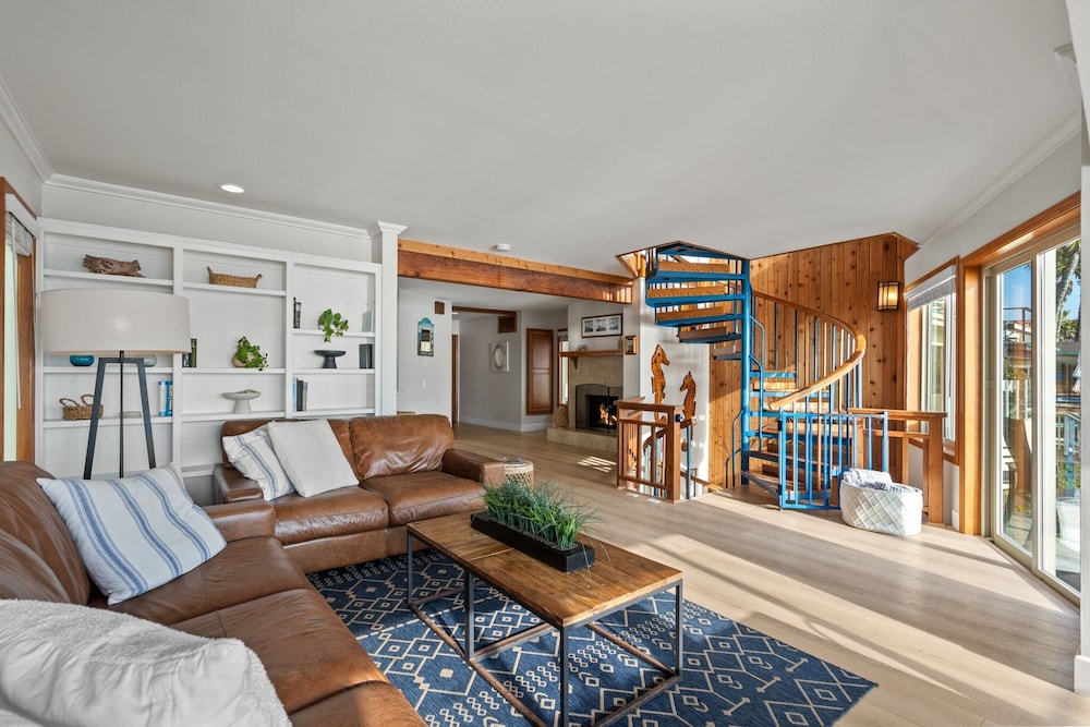 1737 S Pacific 2 Bedroom Home by Redawning view 5