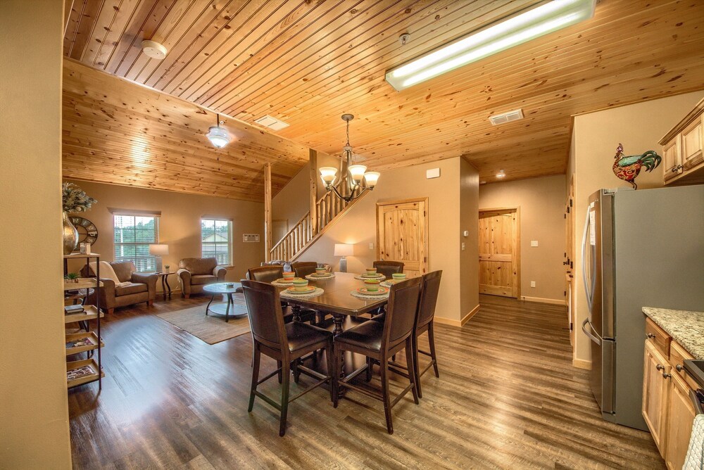 Oma13a14 Gruene Bungalow At Old Mills Resort 6 Bedroom Condo