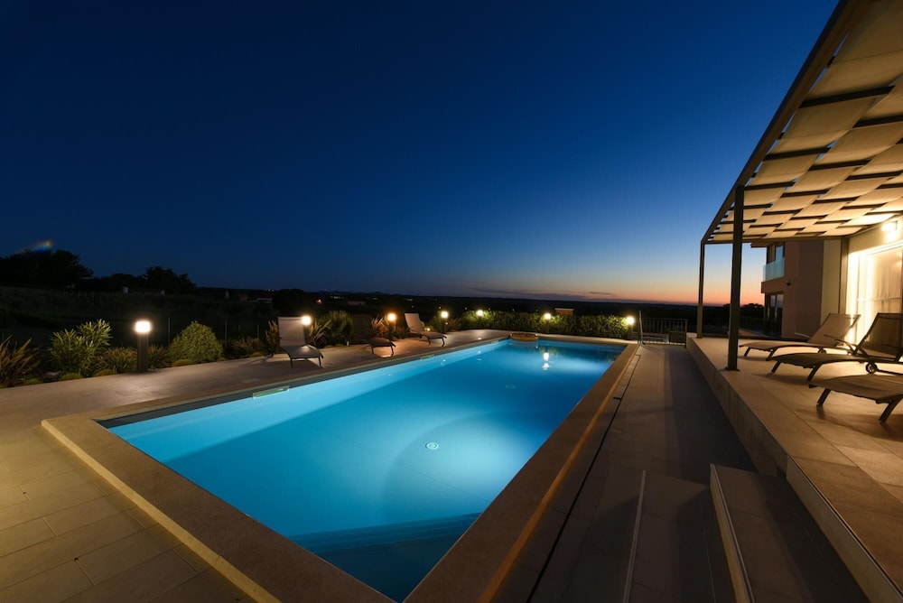 Villa Descansa in Dracevac Ninski view 5
