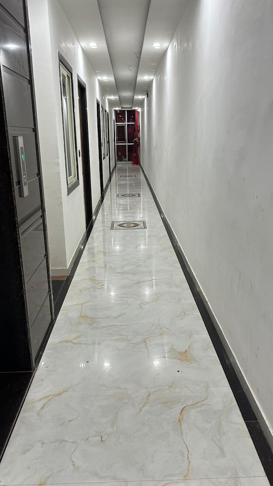 R.K Hotel & Restaurant