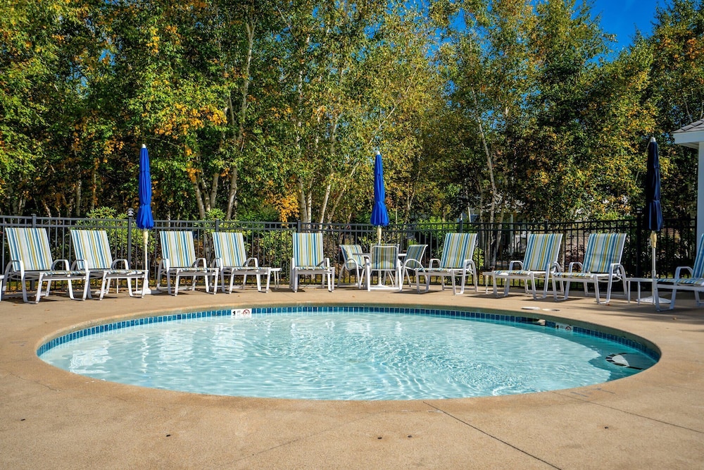 Pool Hot tub Pickleball Sauna Games & More