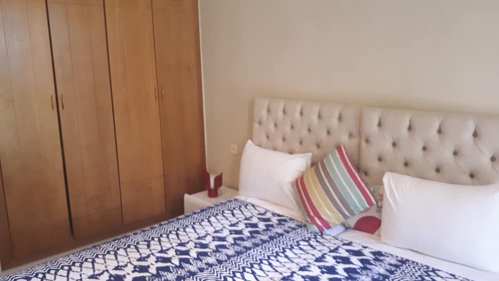 Apple Villa 33