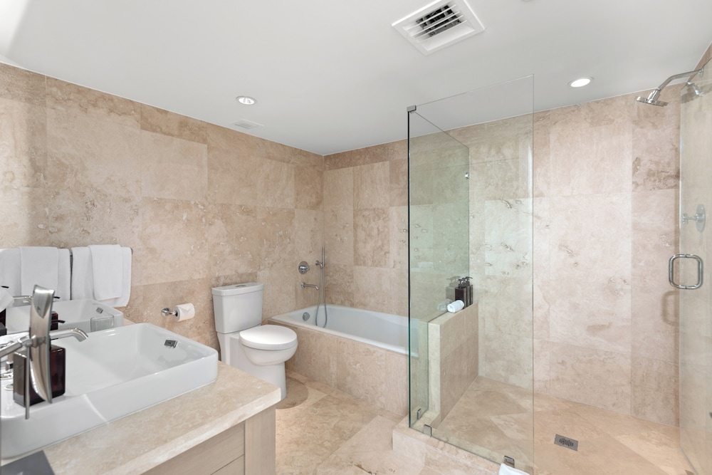 1 Hotel & Homes Private Luxury Suites