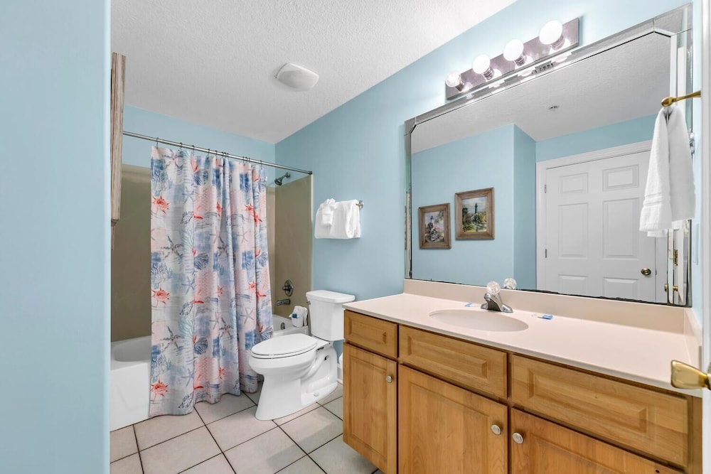 Twin Palms 702