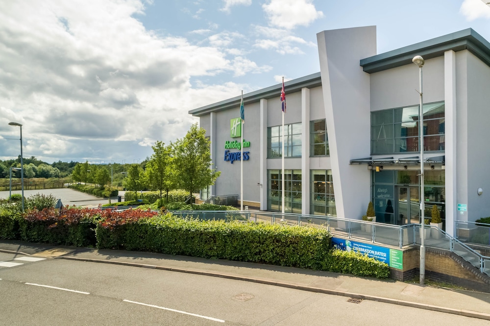 Walsall Vacations - Holiday Inn Express Walsall M6J10, an IHG Hotel - Property Image 3