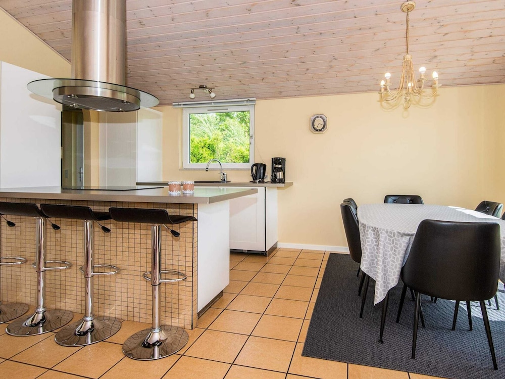 6 Person Holiday Home in Hovborg-by Traum