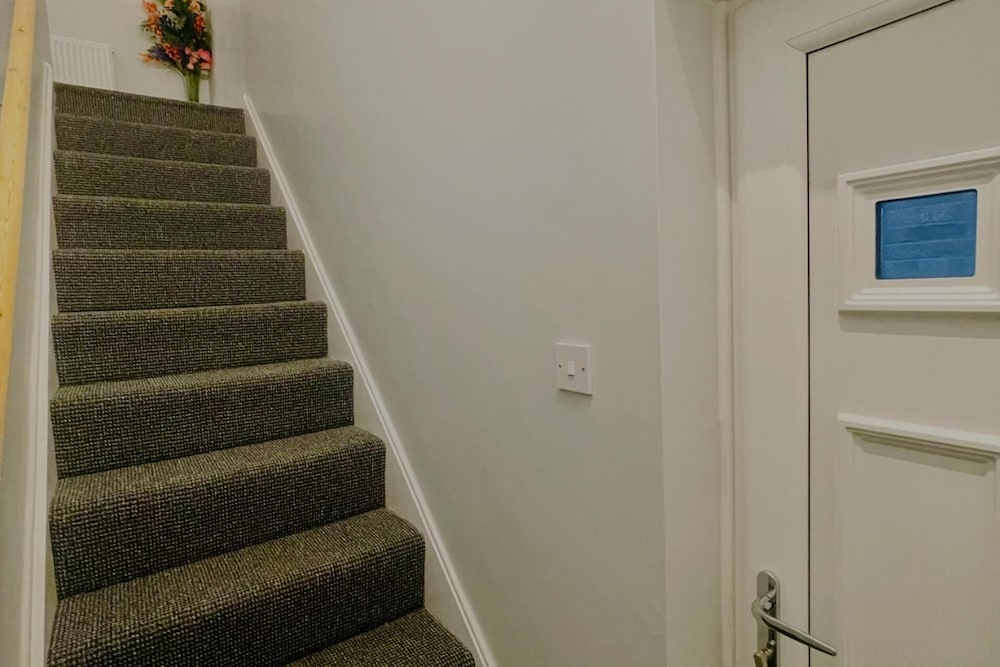 Ford House Retreat - 3 Bedroom Apartment