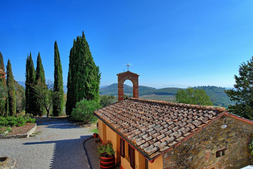 Uccellaia