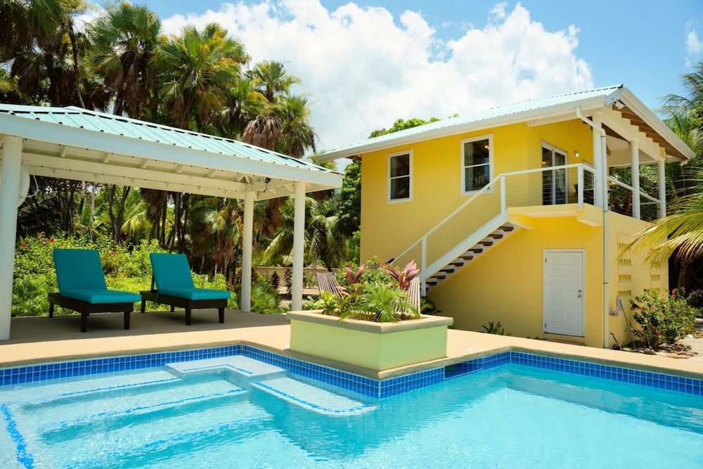 Lucky Duck Villa - Huge Beachfront Pool and Pier
