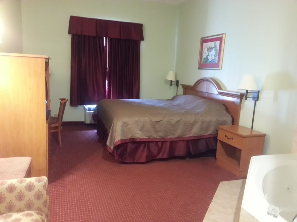 Super 8 by Wyndham Pascagoula view 4