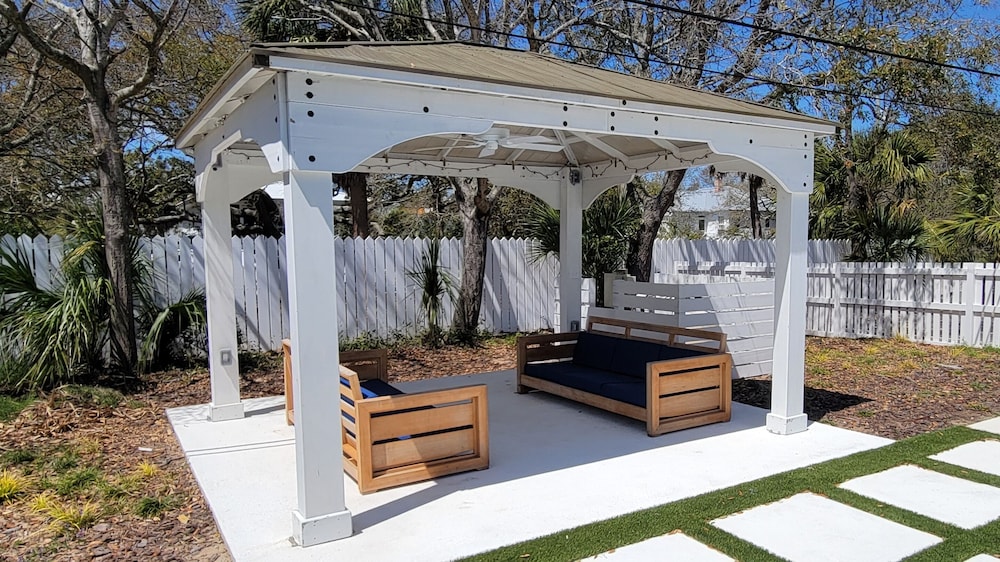 Twelve Palms Cottage by Tybee Vacation Rentals