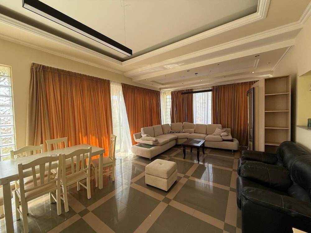 Green Garden Villa
