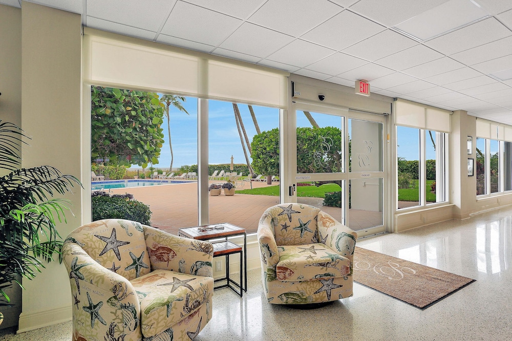 Bungalow-style Beachfront Condo With Pool