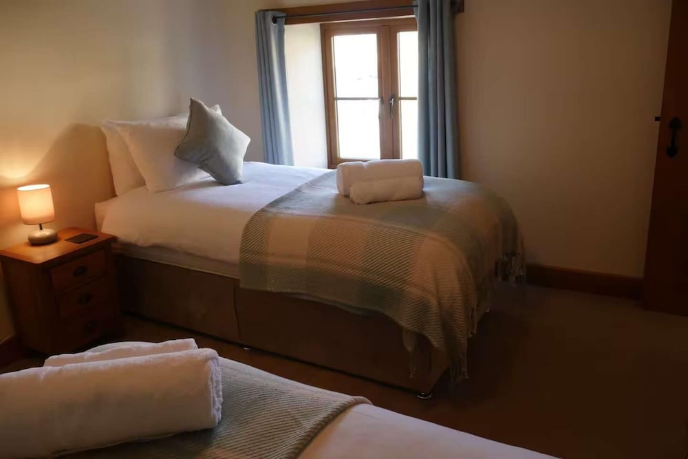 Cherry Trees - 2 Bedrooms -pets Ok - Woodburner