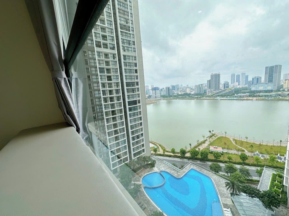 Sunny - Vinhomes Skylake Residences