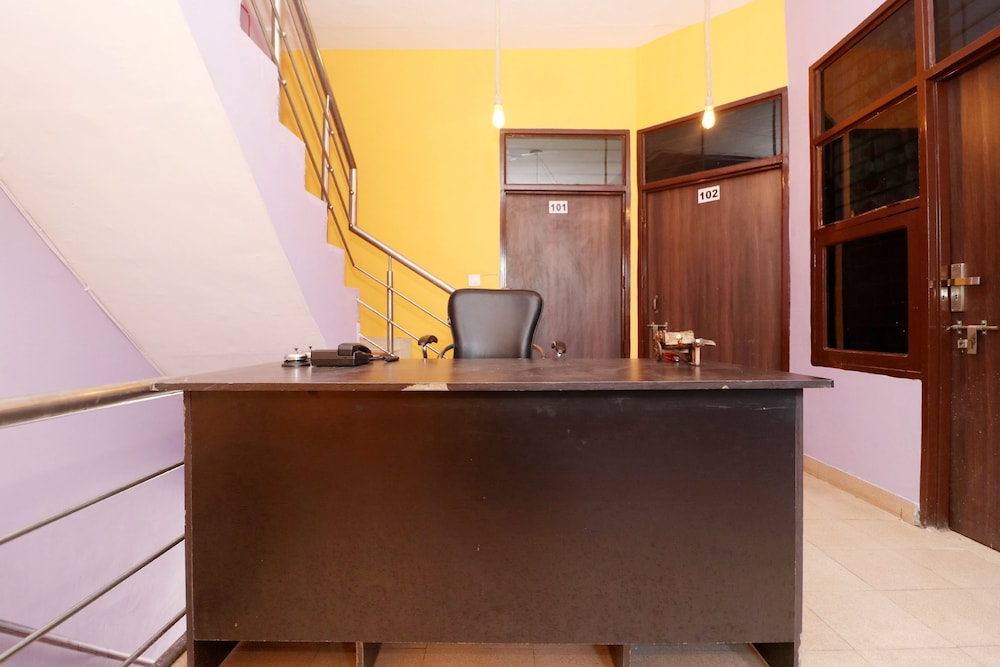 Lobby & Reception