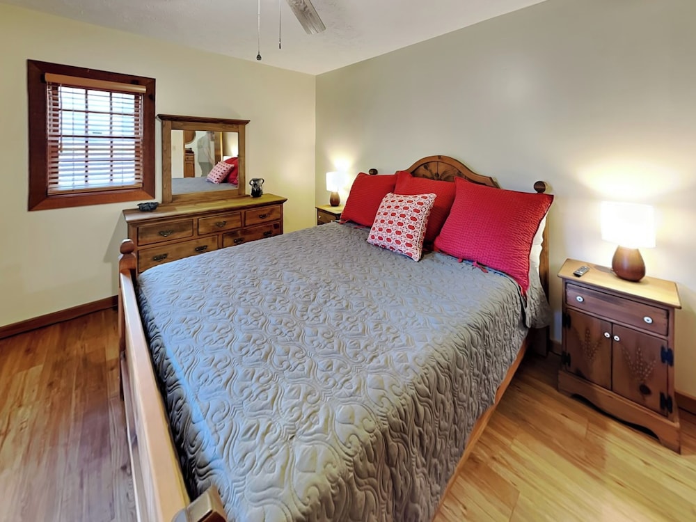 Alexander's Lookout by Jackson Mountain Rentals