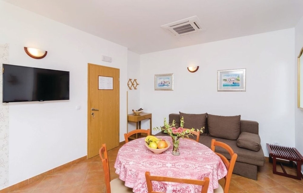 Pavo - Comfortable With Parking Space - A1 view 3