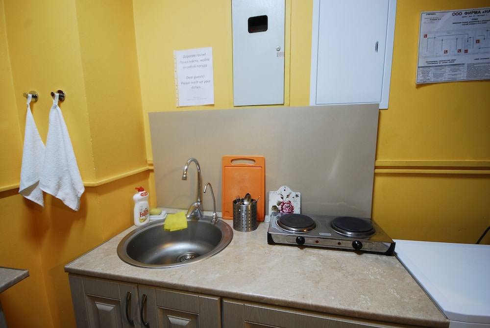 Landmark City Hotel - Hostel