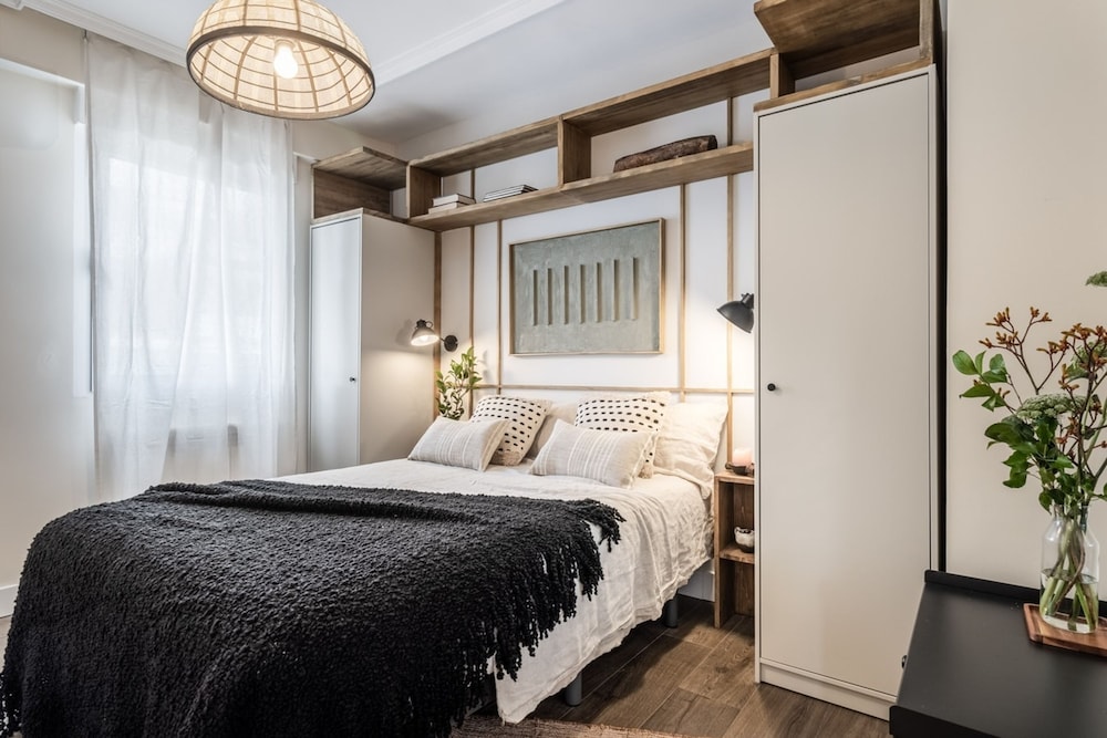 Casoria - 3 Bedrooms and Terrace in Trafalgar