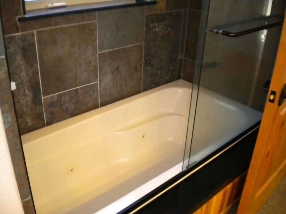 Lake Tahoe Vacations - 1637 Black Bart Court - Property Image 4