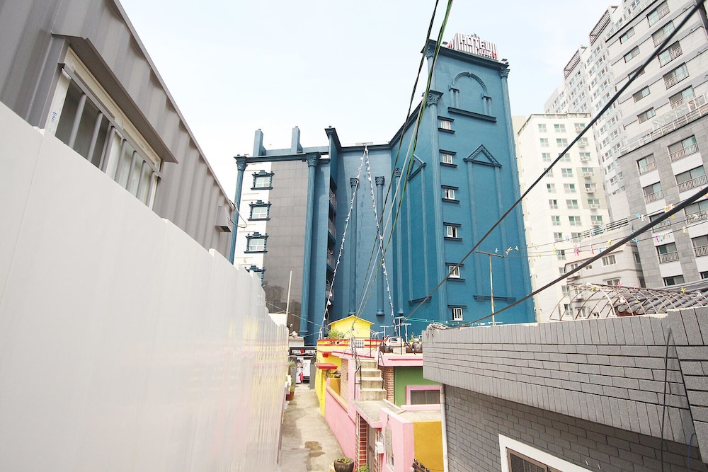 Busan Oncheonjang Youain