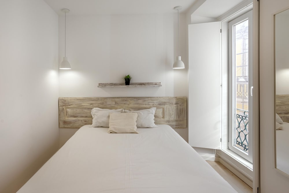 Downtown Modern Apartments I by Homing