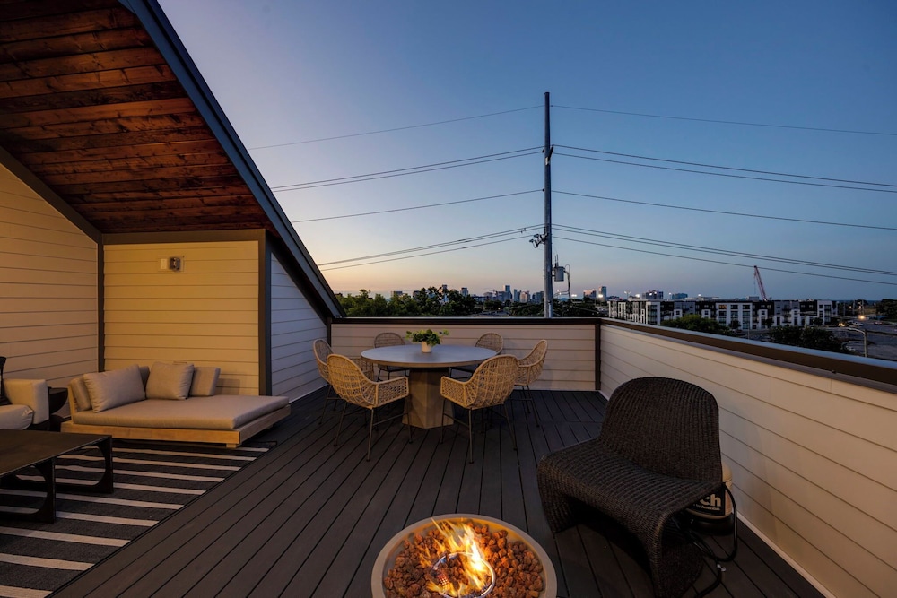 Elevate - Modern Luxury - Stunning City Views