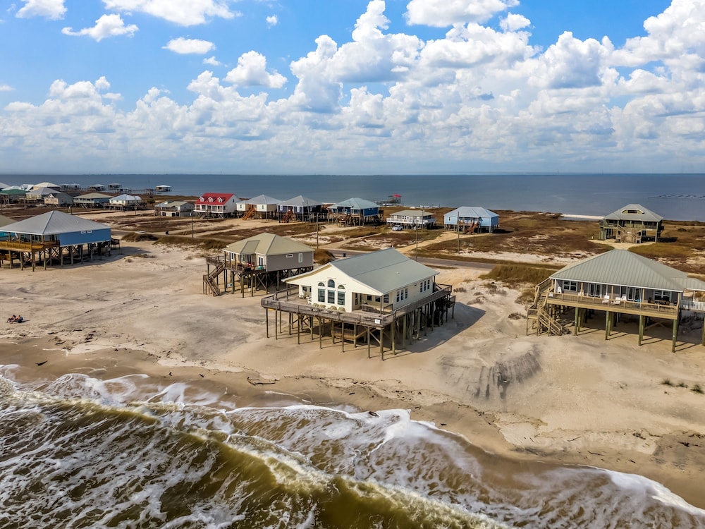 Surfside - 2431 Bienville 4 Bedroom Home by RedAwning