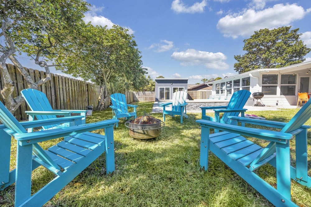 Seaside Paradise - Pool Hottub Game Room view 3