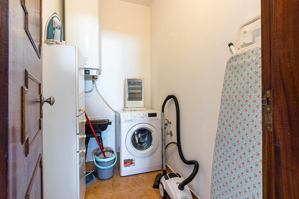 New Sunset Haven in Gale-2br With Big Terrace