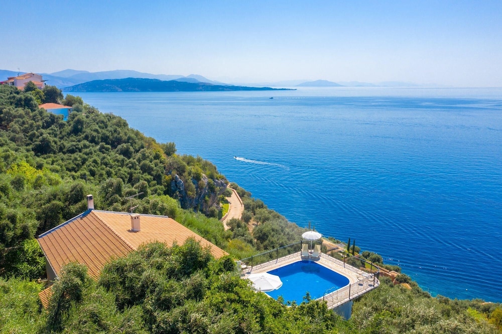 Villa Elpida Private Pool Walk to Beach Sea Views A C Wifi Car Not Required - 2423 view 4