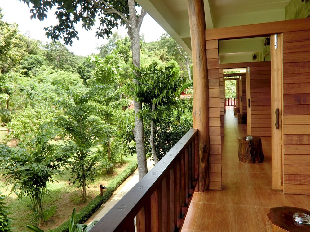 Ban Chom Samed Resort
