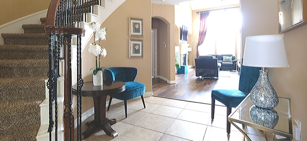 Houston Vacations - 6Bdrm 4.5Bath 8Beds - HOME BIG AS TEXAS - Property Image 2