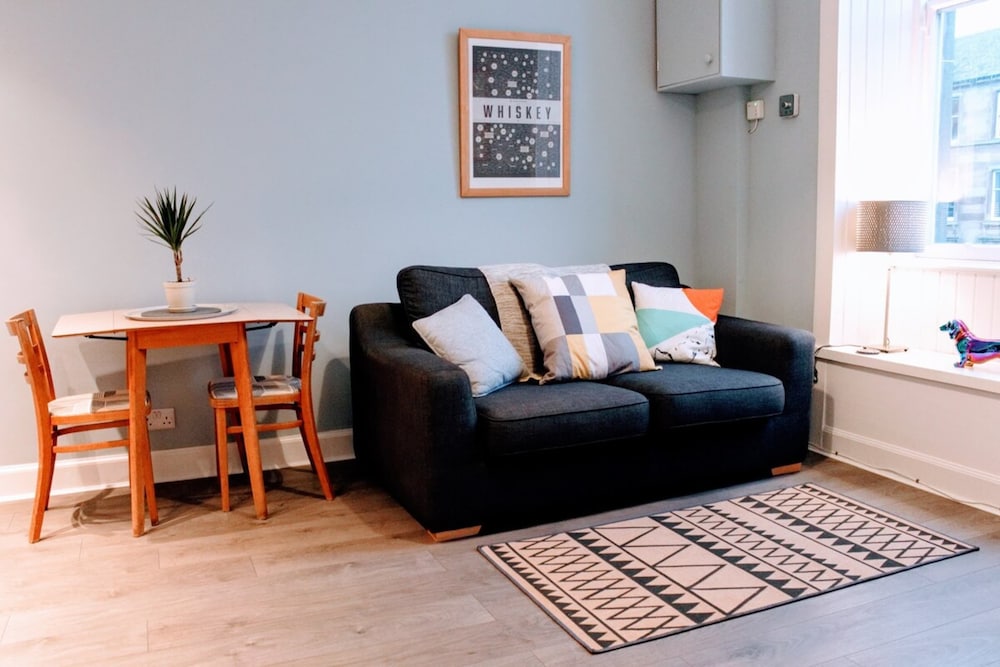 Stylish Apartment in Edinburgh's New Town