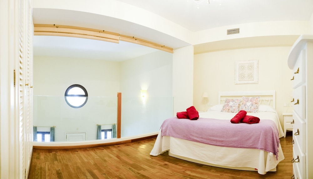 Espectacular Duplex Altos de Santa Ana view 4