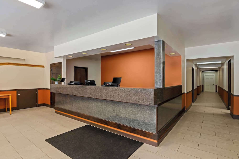 Econo Lodge Manistee