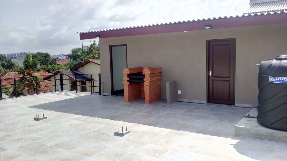 Luxury House in Colombo Sri Lanka view 4